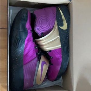 Custom Kyrie 2s Condition 8/10